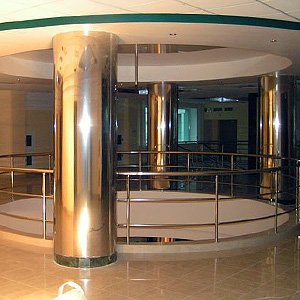 Обшивка колонн и лифтовых порталов